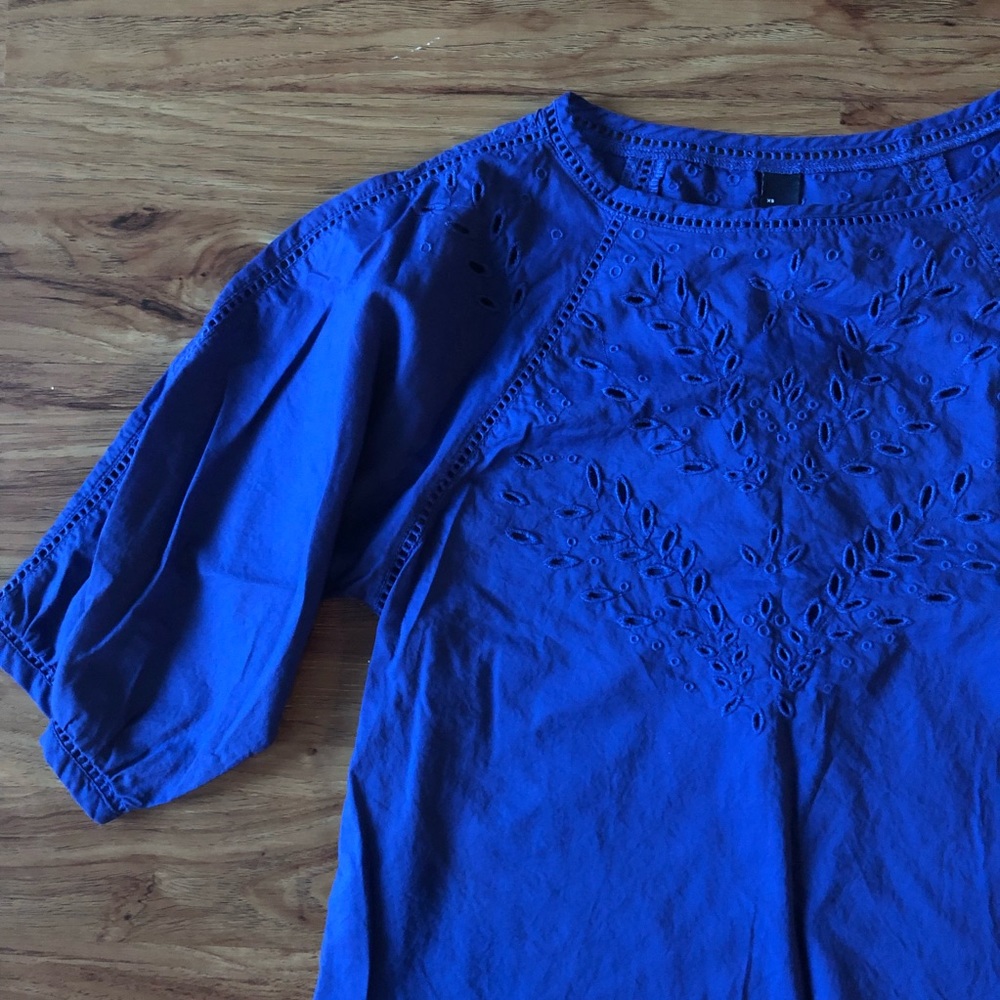 Excellent condition Gap eyelet top - Picture 3 of 6